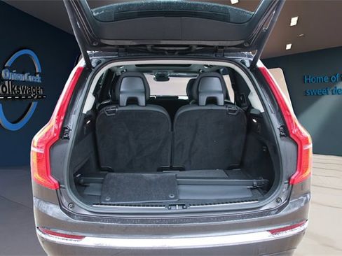 Used 2023 Volvo XC90 B6 Plus image 41