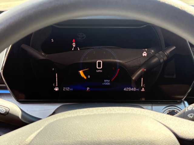 Used 2024 Chevrolet Trax LT FWD image 16