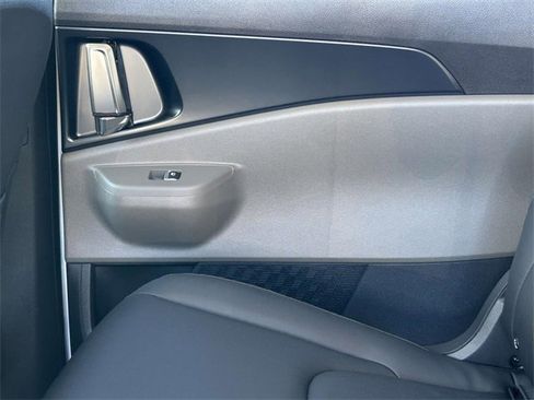 New 2026 Kia Carnival LXS image 24