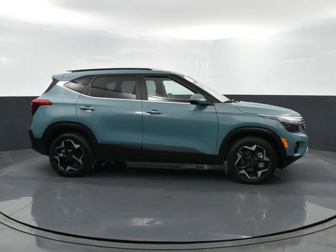 Certified 2025 Kia Seltos EX w/ EX Sunroof Package image 41