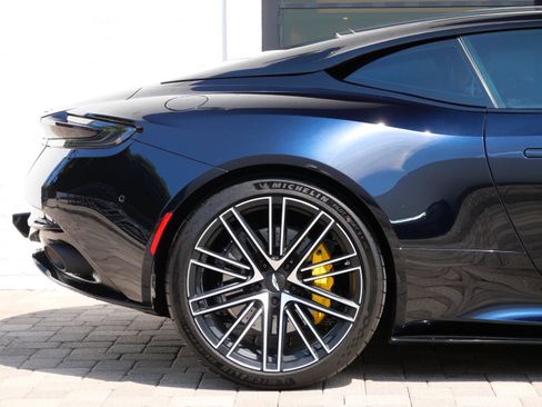 Used 2024 Aston Martin DB12 Coupe RWD image 17