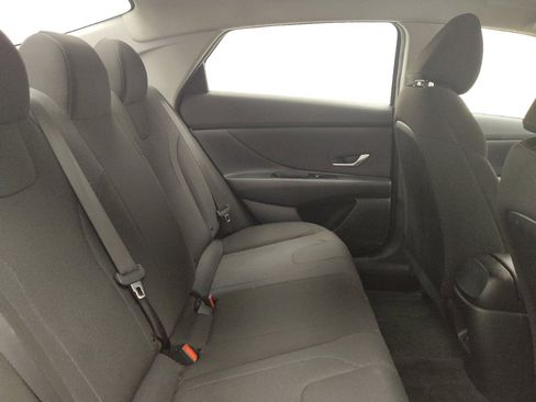 Used 2025 Hyundai Elantra SE FWD image 19