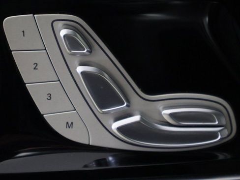 Used 2019 Mercedes-Benz G 63 AMG 4MATIC w/ Seat Comfort Package image 39