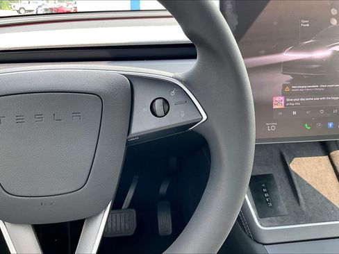 Used 2026 Tesla Model Y AWD image 18