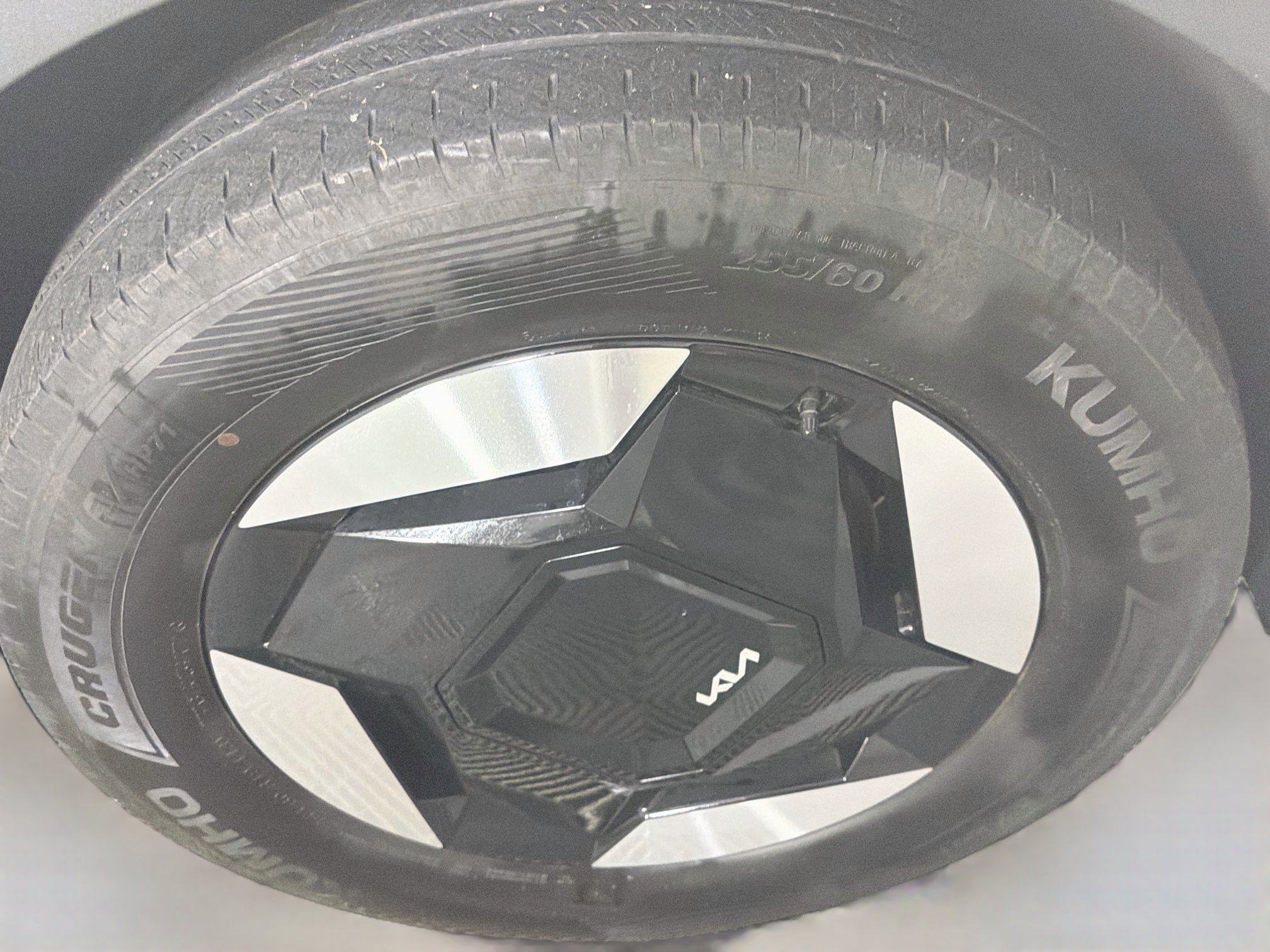 Used 2024 Kia EV9 Light Long Range RWD image 11