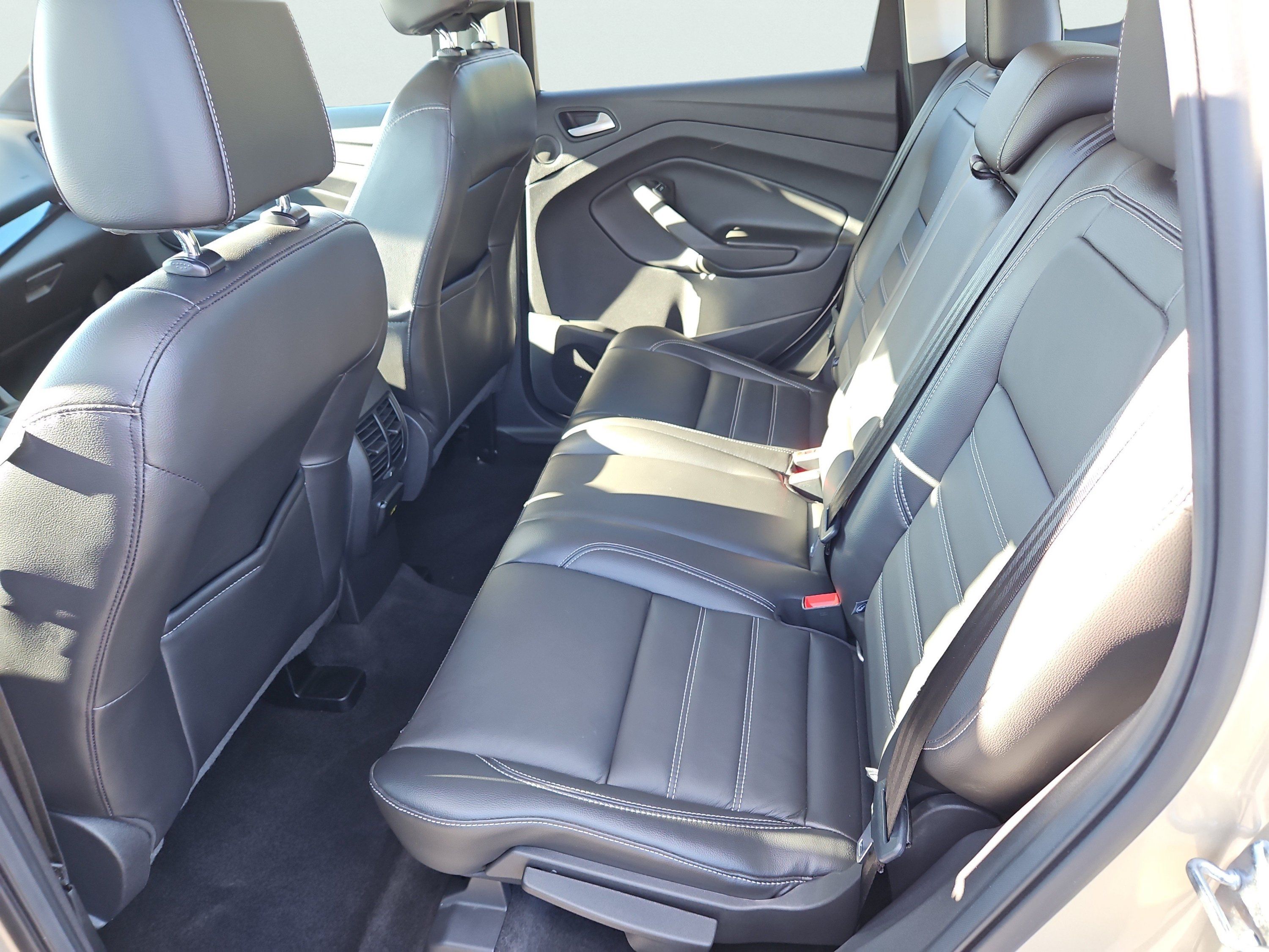 Used 2017 Ford Escape Titanium AWD/4WD image 34