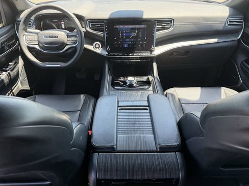 Used 2024 Jeep Wagoneer L Series II w/ Flexible Seating Group AWD/4WD image 26