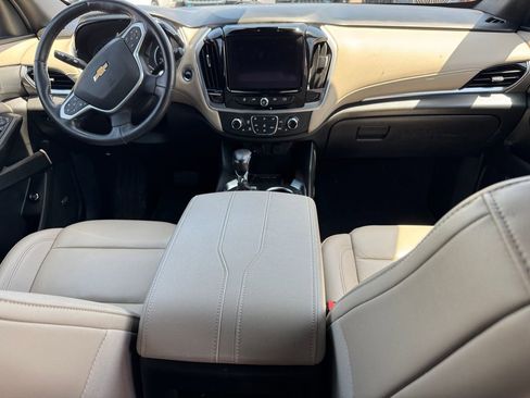 Used 2022 Chevrolet Traverse LT w/ LT Premium Package FWD image 20