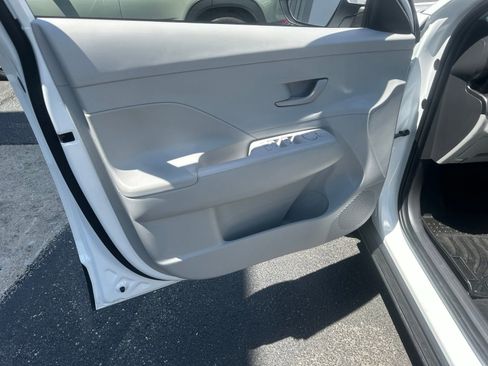 Used 2024 Hyundai Kona SEL FWD image 22