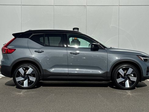 Used 2023 Volvo XC40 Recharge Ultimate AWD/4WD image 6