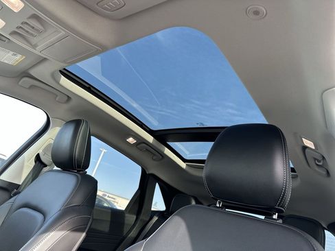 Used 2022 Ford Escape Titanium w/ Class II Trailer Tow Package image 17