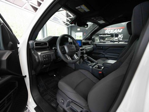 Used 2025 Toyota Tacoma SR5 AWD/4WD image 8