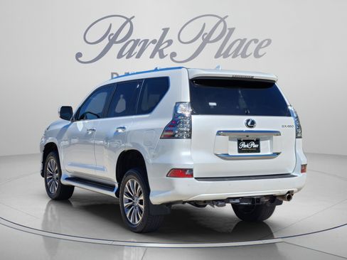 Used 2023 Lexus GX 460 Luxury w/ Accessory Package AWD/4WD image 3