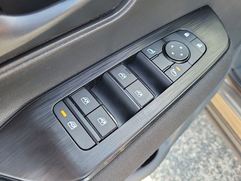Certified 2025 Nissan Kicks S FWD image 10