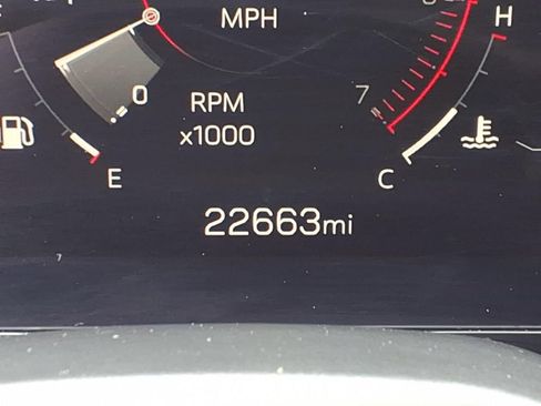 Used 2025 GMC Yukon Denali RWD image 40
