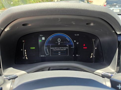 Used 2025 Toyota Camry SE w/ Convenience Package FWD image 13