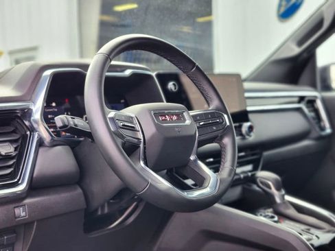 Used 2025 GMC Canyon Elevation AWD/4WD image 17
