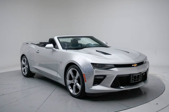 Used 2017 Chevrolet Camaro SS RWD image 9