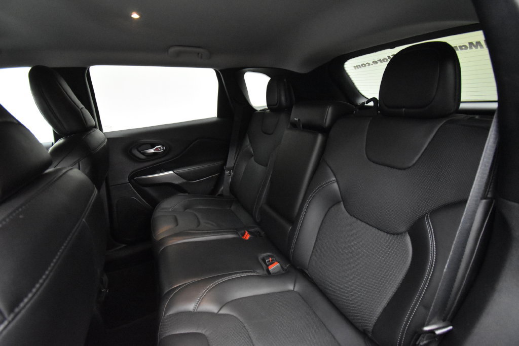 Used 2021 Jeep Cherokee Latitude Lux AWD/4WD image 17