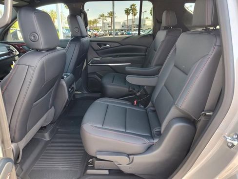 New 2026 Chevrolet Traverse Z71 w/ Driver Confidence Package AWD/4WD image 6
