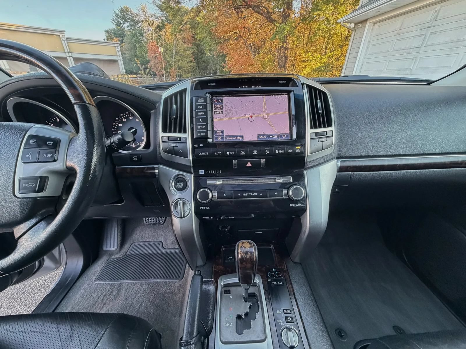 Used 2013 Toyota Land Cruiser AWD/4WD image 90