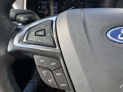 Used 2024 Ford Edge Titanium image 12