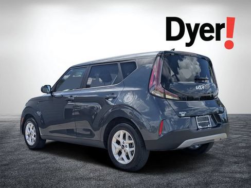 Certified 2025 Kia Soul LX w/ LX Technology Package FWD image 6