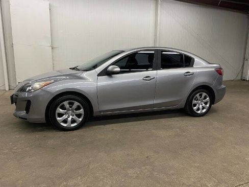 Used 2013 MAZDA MAZDA3 i SV image 1