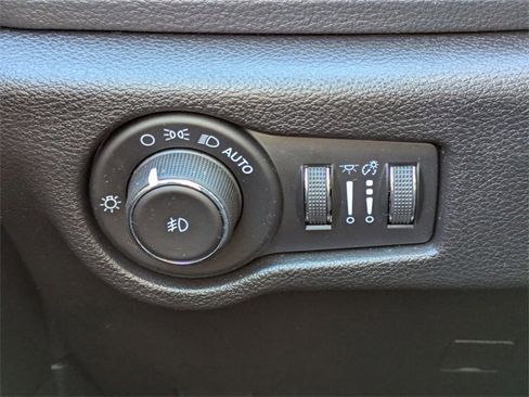 Used 2021 Chrysler Pacifica Touring w/ S Appearance Package image 16