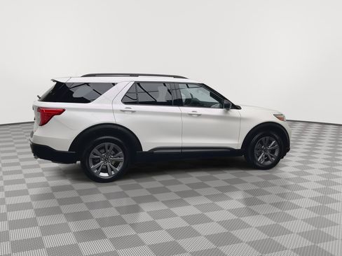 Certified 2021 Ford Explorer XLT w/ Equipment Group 202A AWD/4WD image 43