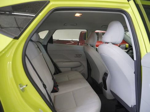 Used 2025 Hyundai Kona SEL FWD image 7