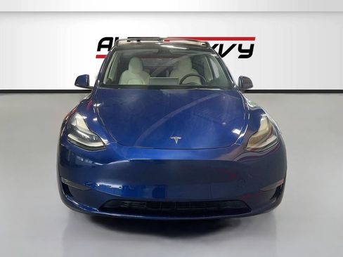 Used 2023 Tesla Model Y Long Range AWD/4WD image 2