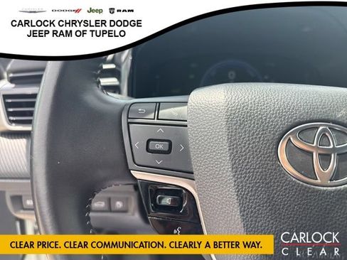 Used 2025 Toyota Camry SE FWD image 15