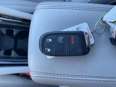 Used 2022 Jeep Compass Limited image 47