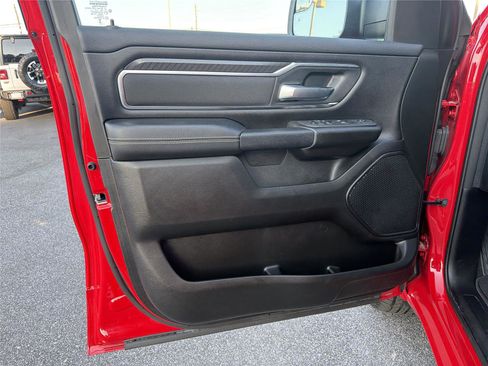 Used 2025 RAM 1500 Big Horn AWD/4WD image 8