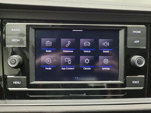 Used 2024 Volkswagen Jetta SE FWD image 25