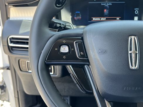 Certified 2023 Lincoln Corsair AWD image 11