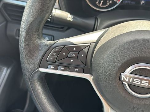 Used 2025 Nissan Altima 2.5 SV FWD image 25