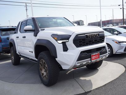 New 2025 Toyota Tacoma Trailhunter