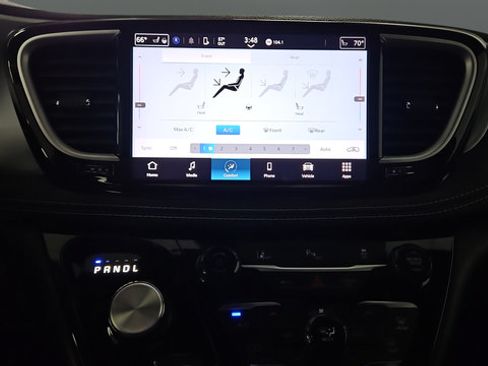 Used 2022 Chrysler Pacifica Touring-L w/ S Appearance Package FWD image 18