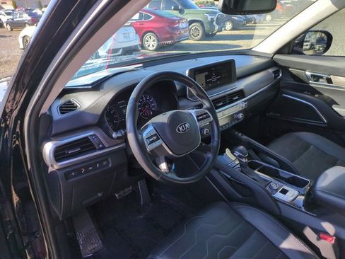 Used 2021 Kia Telluride SX w/ SX Prestige Package image 10