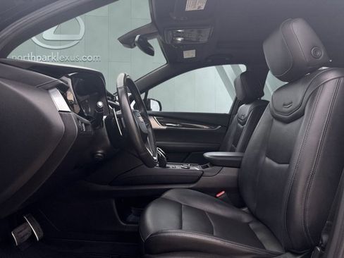 Used 2023 Cadillac XT6 Sport image 9