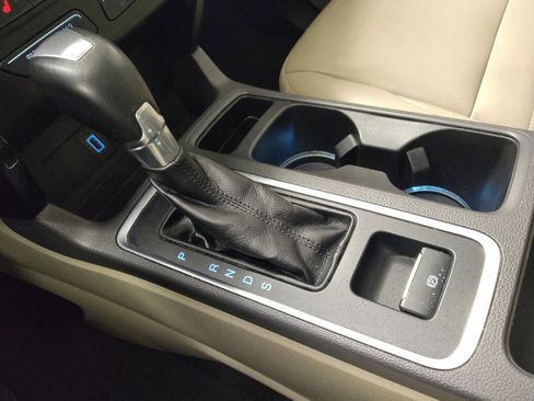 Used 2017 Ford Escape Titanium image 26