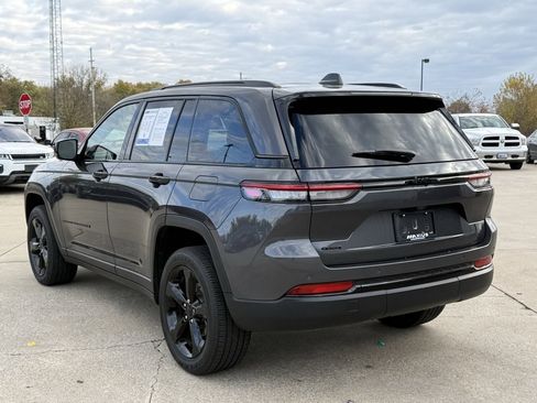 Certified 2024 Jeep Grand Cherokee Altitude image 5