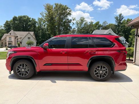 Used 2024 Toyota Sequoia Platinum AWD/4WD image 7