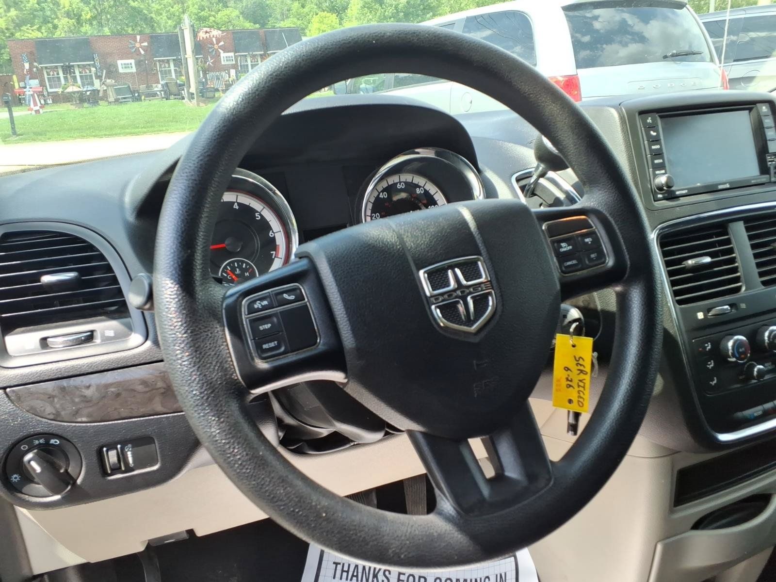 Used 2018 Dodge Grand Caravan SE w/ UConnect Hands-Free Group FWD image 6