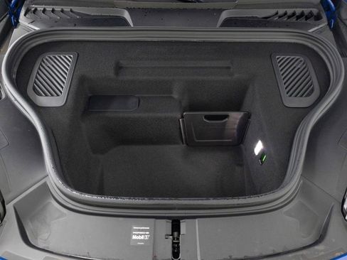 New 2026 Porsche Macan 4 Electric AWD/4WD image 12