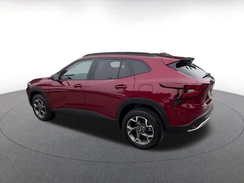 Used 2025 Chevrolet Trax LT image 10