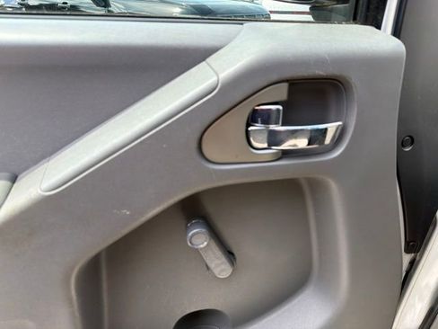 Used 2015 Nissan Frontier S RWD image 10