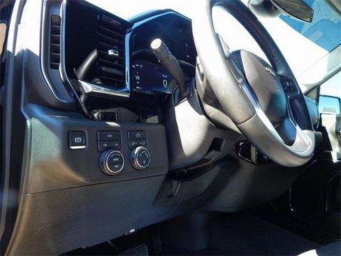 Used 2024 Chevrolet Silverado 1500 LT image 17